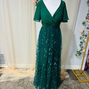 Elegant Forest Green Maxi Dress with Leaf Design